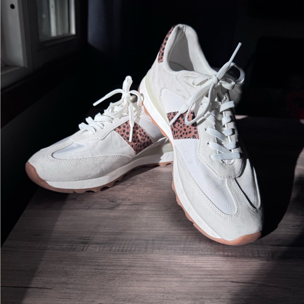 Steve Madden White and Brown Women's Sneakers
